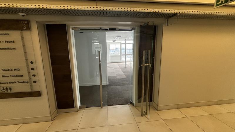 To Let commercial Property for Rent in Green Point Western Cape